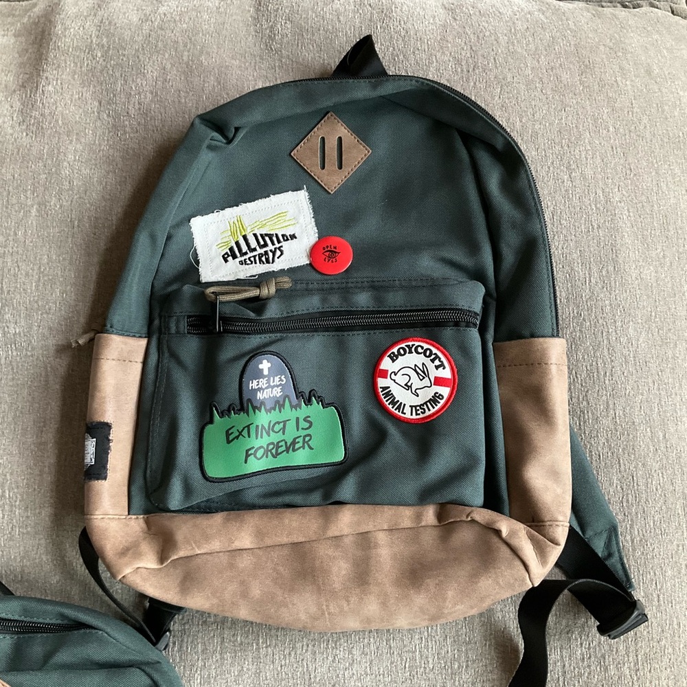 Hot Topic Beetlejuice Mini Backpack - Picture 2 of 7